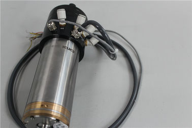 0.9KW 200k Rpm Spindle de roulement à air refroidi par eau / huile pour le forage de PCB